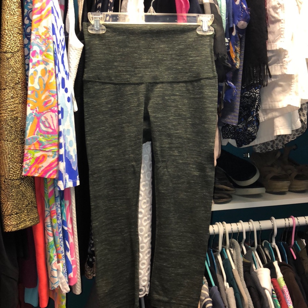 Cropped Lulu Lemon Olive Leggings